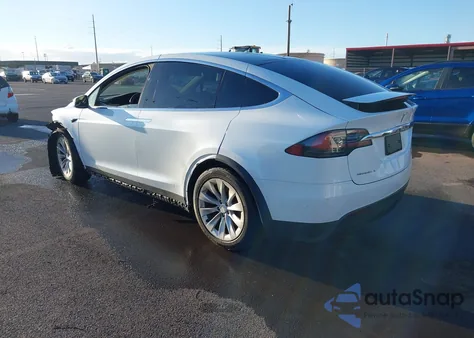 2018 Tesla Model X 100D/75D/P100D из США, поврежденный, VIN 5YJXCAE20JF096690